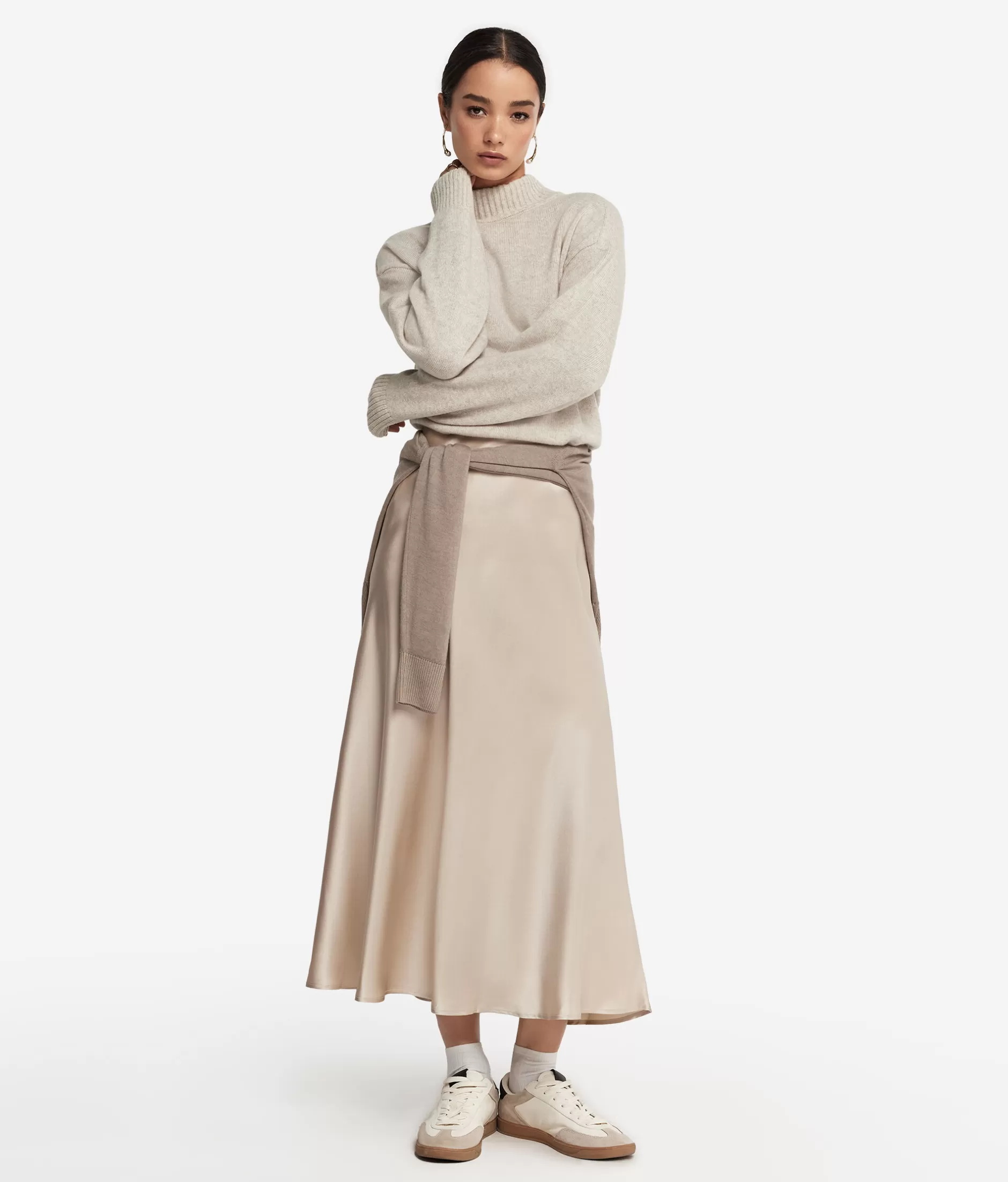 Maglione in Cashmere Falconeri con Dolcevita e Spalle Cucite - Collezione Autunno Naturale 8176 Tonalità Pietra
