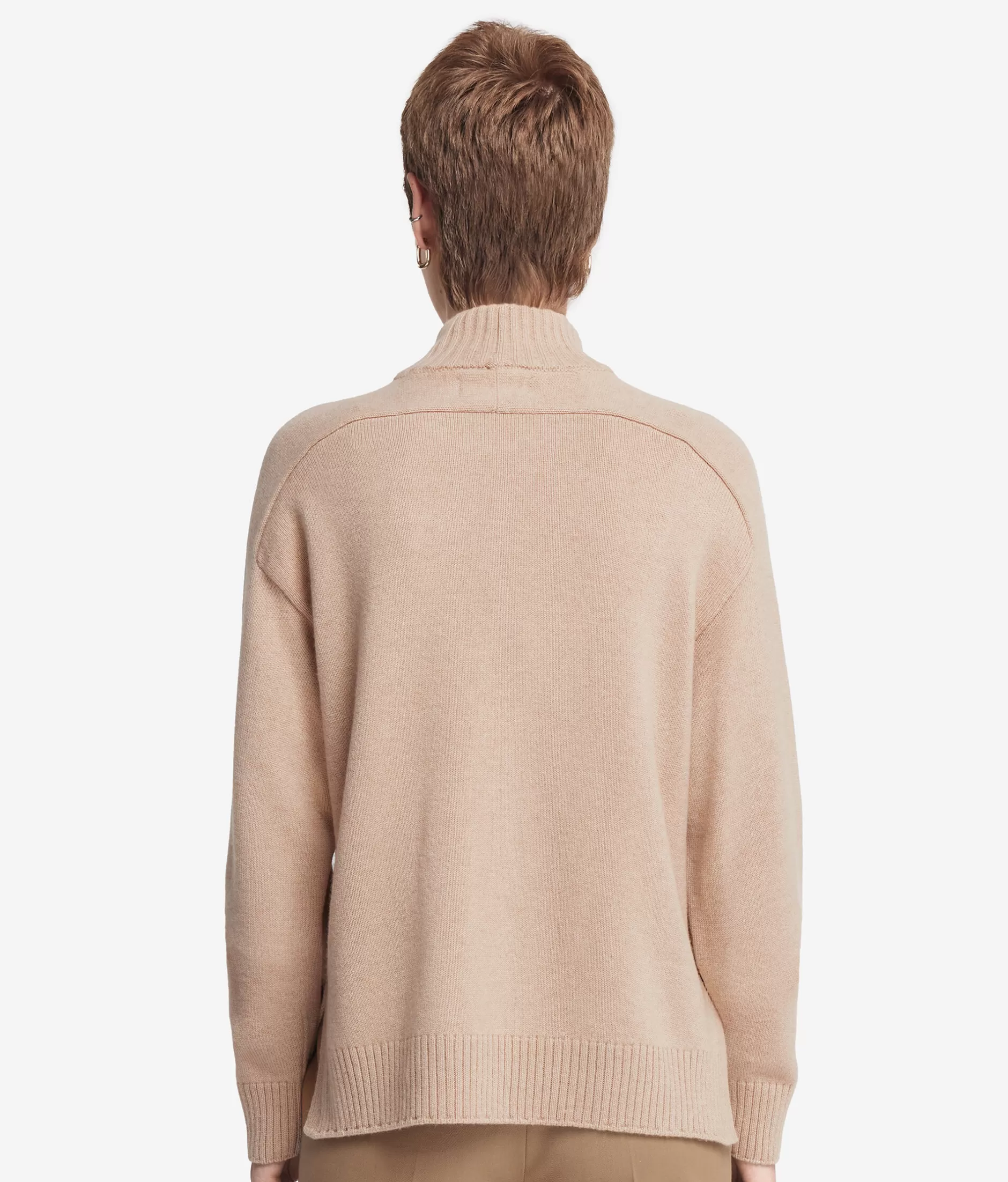 Maglione in cashmere Falconeri con collo dolcevita e spalle cucite - Lavorato a maglia morbida tonalità crema chiaro (Mod. 8646)