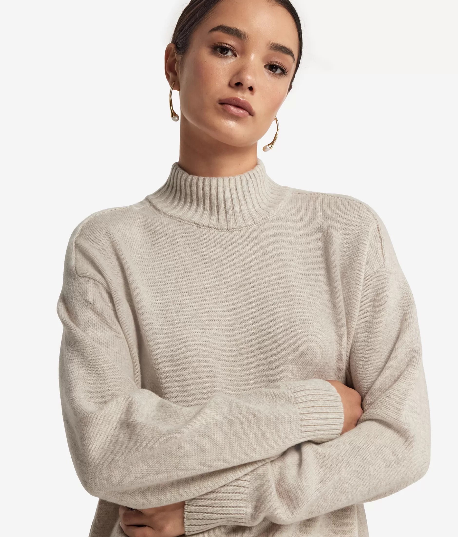 Maglione in Cashmere Falconeri con Dolcevita e Spalle Cucite - Collezione Autunno Naturale 8176 Tonalità Pietra