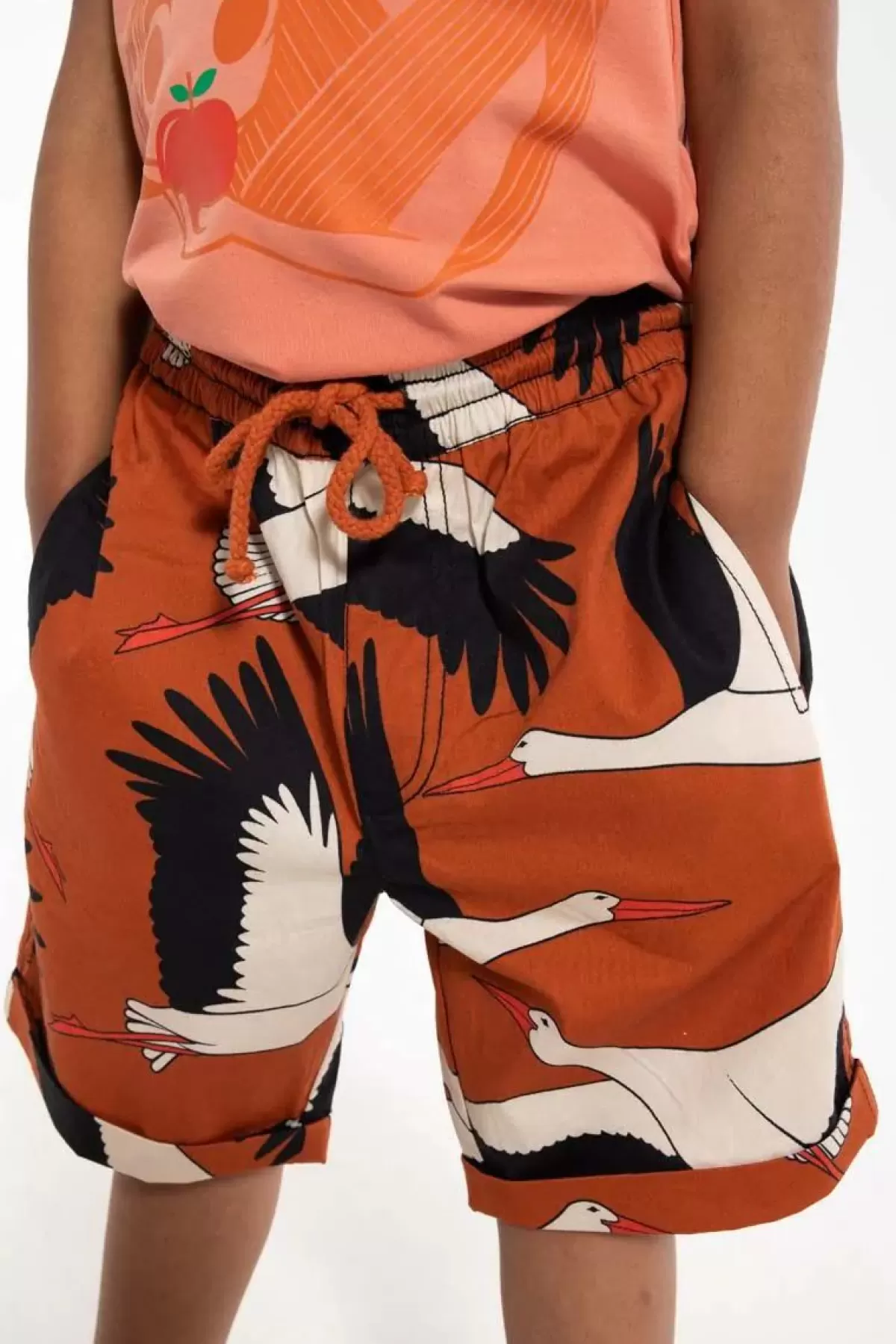 Pantaloncini estivi in popeline per bambini Danalfred - Rosso ruggine con ricamo cicogna