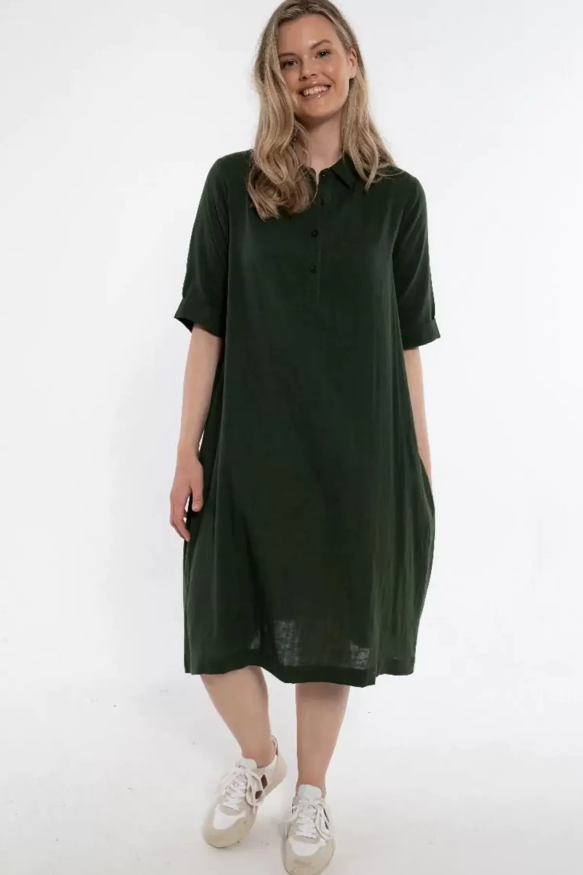 Dame Danefæ - Abito Casual in Tessuto Militare Verde Scuro con Taglio Oversize