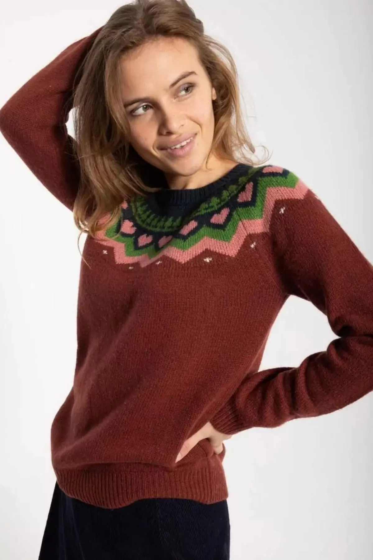 Maglione Oversize in Lana Merino Dame Danefæ 
Tinta Unica Borgogna/Rosa Antico con Motivo Foresta Autunnale 
Ideale per Look Casual Invernali - Autunno/Inverno 2024