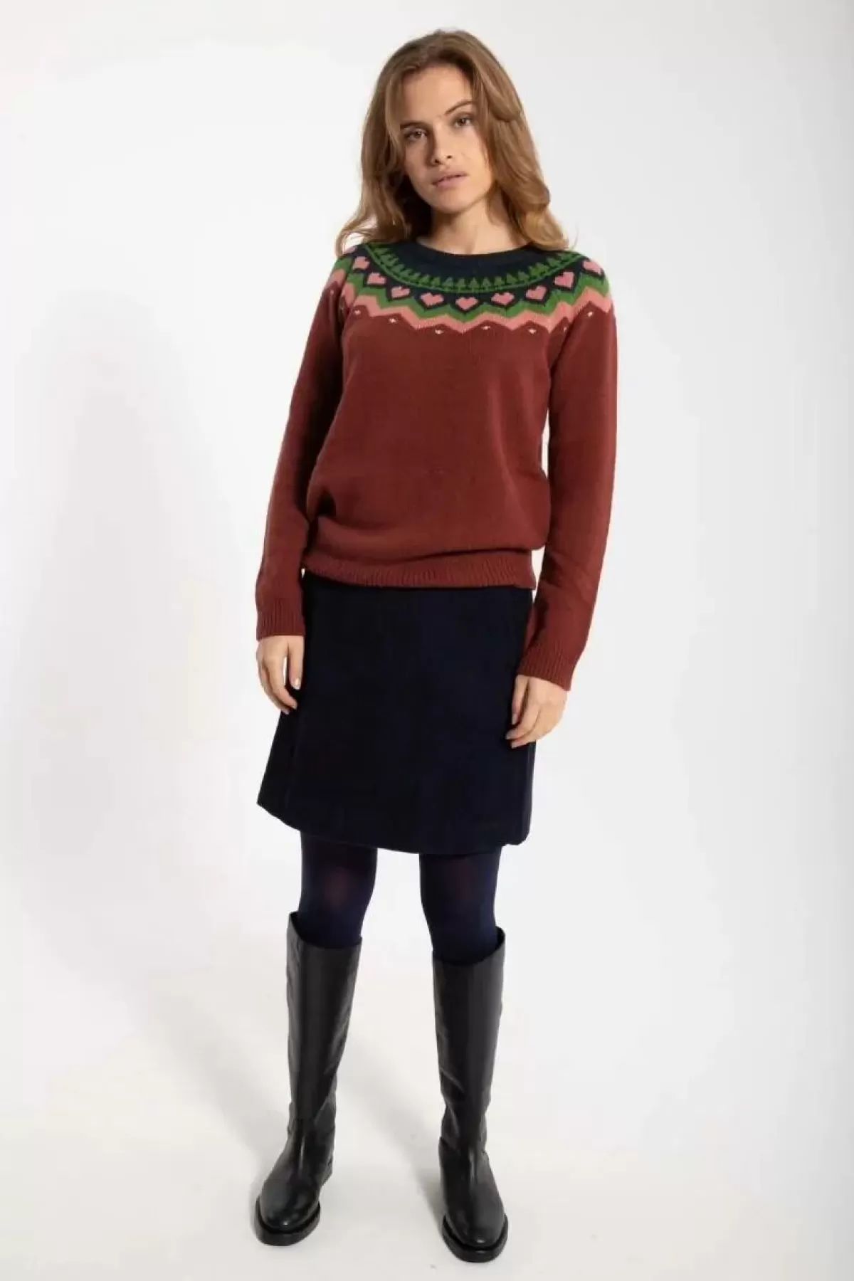 Maglione Oversize in Lana Merino Dame Danefæ 
Tinta Unica Borgogna/Rosa Antico con Motivo Foresta Autunnale 
Ideale per Look Casual Invernali - Autunno/Inverno 2024