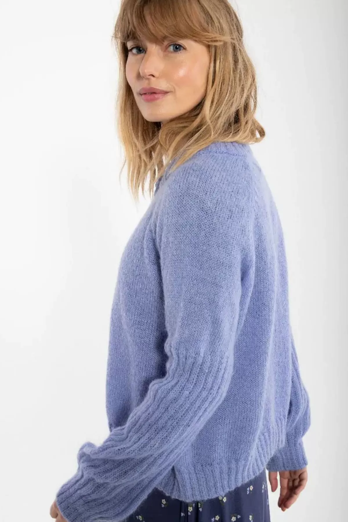 Cardigan Donna in Pura Lana Merinos Danarnaq - Tonalità Ghiaccio Viola by Dame Danefæ