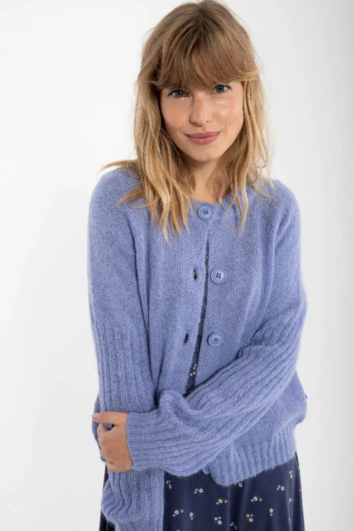 Cardigan Donna in Pura Lana Merinos Danarnaq - Tonalità Ghiaccio Viola by Dame Danefæ