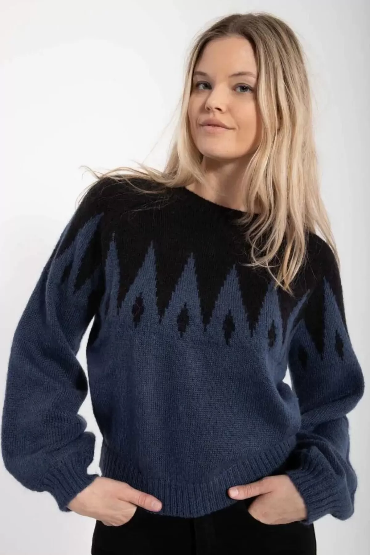 Maglione Elegante in Lana Danefæ con Decorazioni a Cristallo - Fantastico Design Unisex Nero/Blu Marino