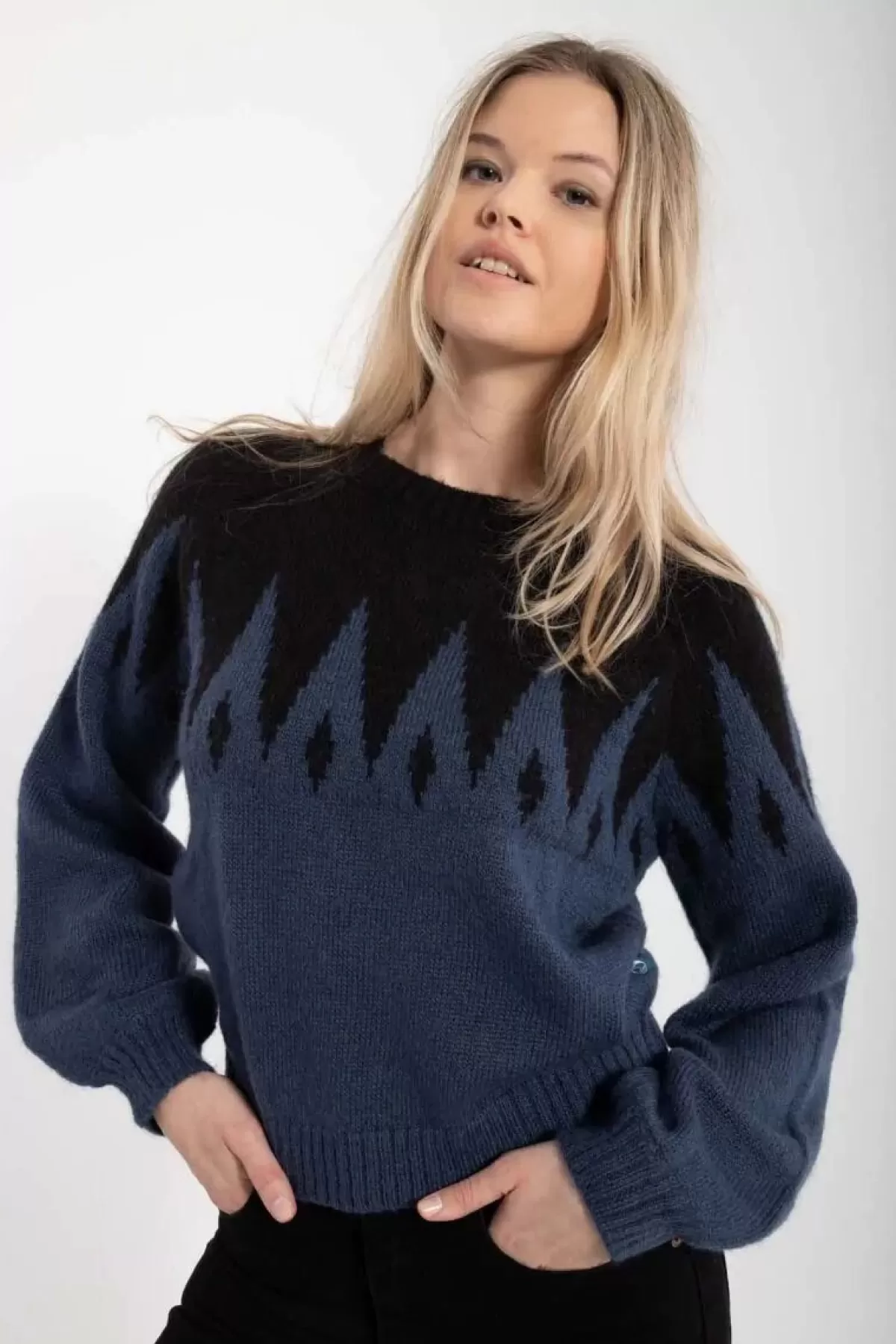 Maglione Elegante in Lana Danefæ con Decorazioni a Cristallo - Fantastico Design Unisex Nero/Blu Marino