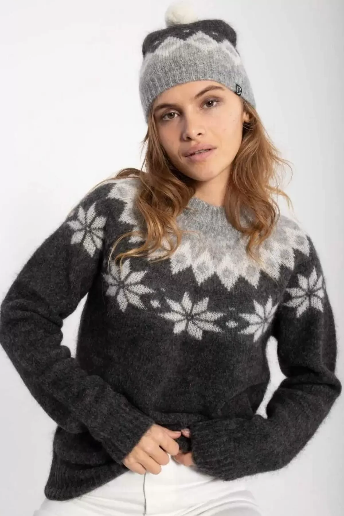 Maglione Moderno in Lana Merino Grigio Antracite Melange di Dame Danefæ