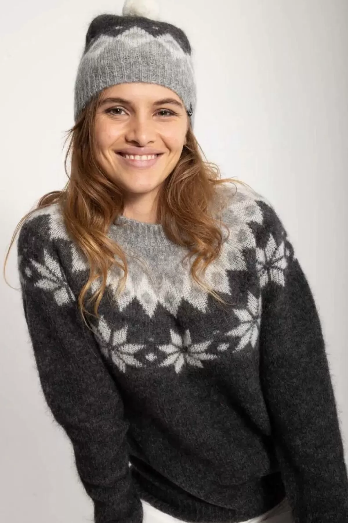 Maglione Moderno in Lana Merino Grigio Antracite Melange di Dame Danefæ