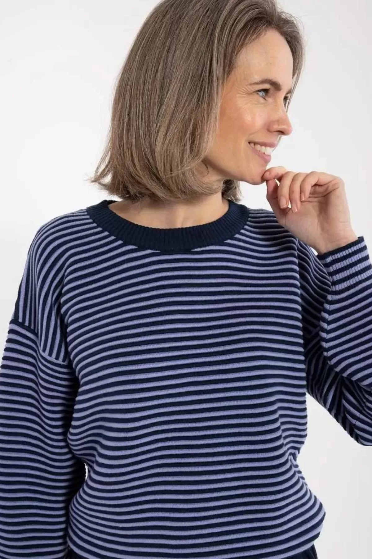Maglione Donna Elegante in Uncinetto 3D Danegold - Lavorato a Maglia con Trama Avvolgente - Blu Notte e Viola Ghiaccio per Uno Stile Stagionale Unico