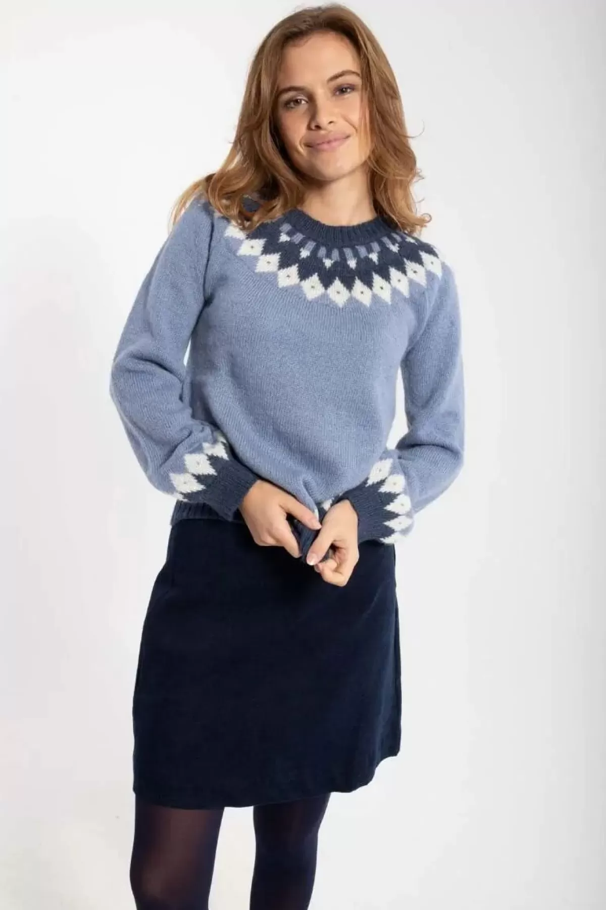 Maglione in Mohair Confortevole Danehot Stove - Design Elegante con Dettagli Porcellana, Gesso e Blu Marina | Collezione Dame Danefæ
