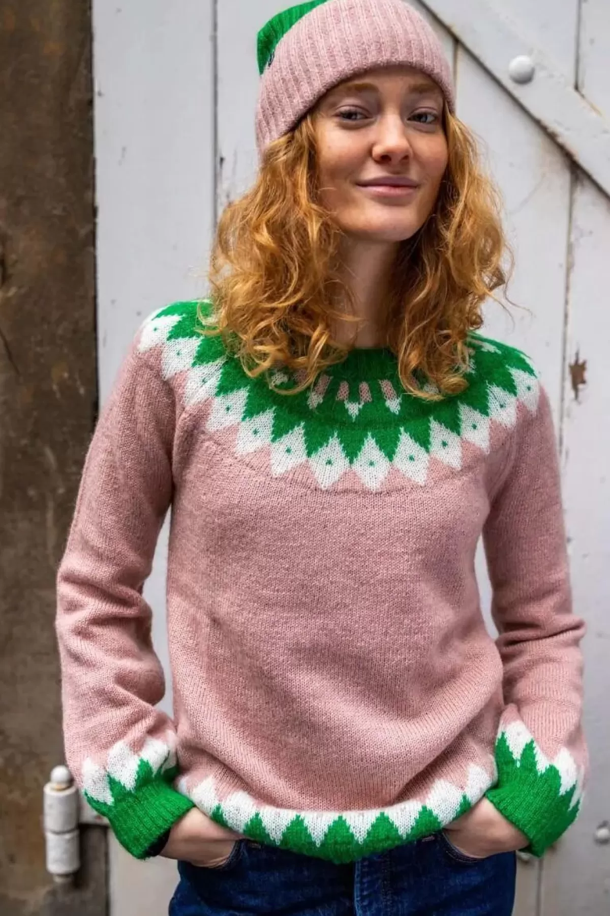 Maglione Elegante in Mohair Danehot Stove - Rosa Polvere, Gesso e Verde | Dame Danefæ