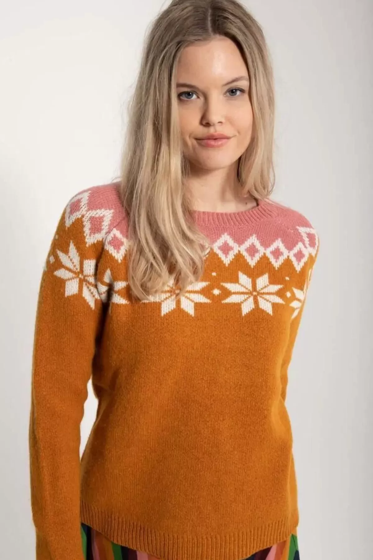 Danehytte Maglione in Lana Casual con Scollo a V - Confezione Morbida Autunno/Inverno | Palette Tonici Ocra, Gesso e Rosa Antico | Dame Danefæ Comfort Per Stagioni Fredde