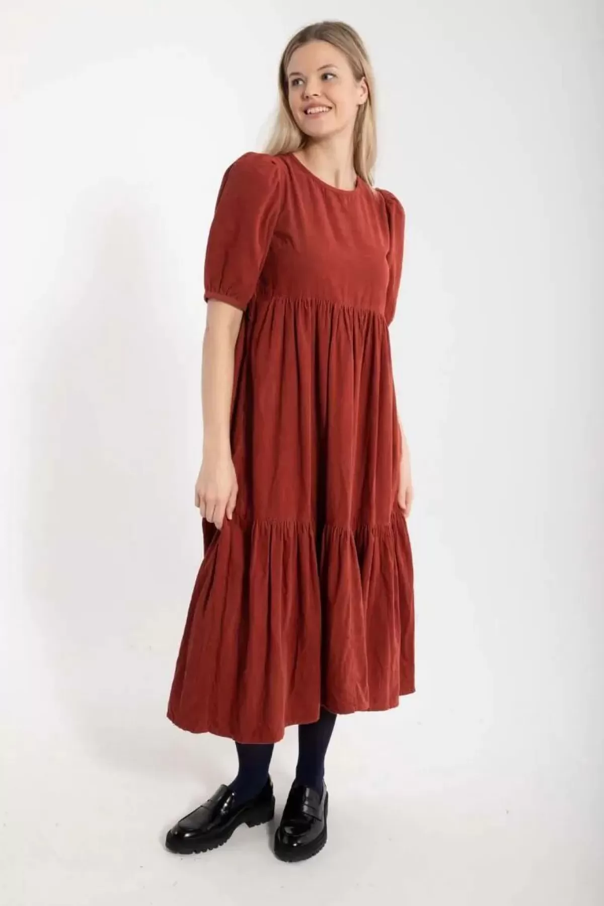 Dame Danefæ Danejuli - Abito in Tweed Elegante Rosa Antico con Scollo a V e Linea Femminile