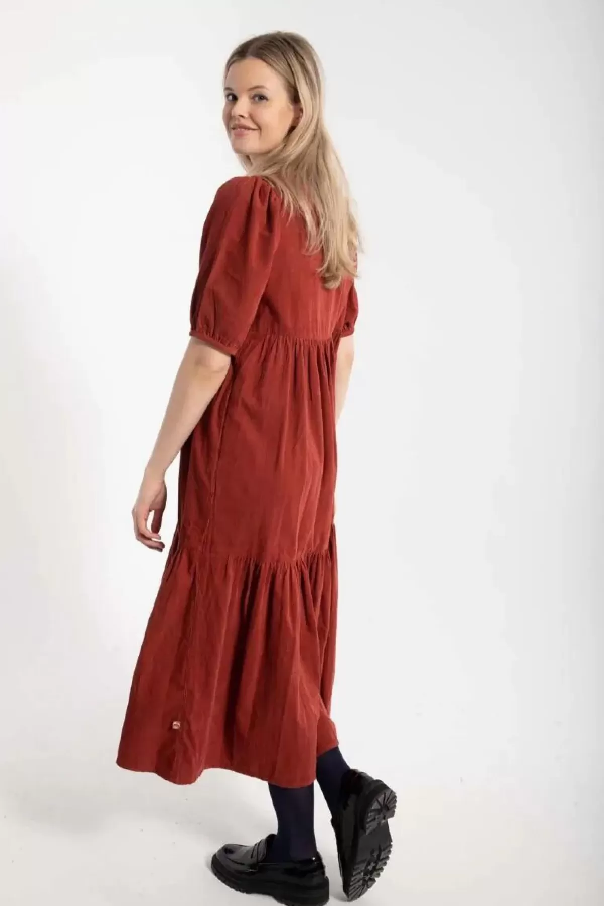 Dame Danefæ Danejuli - Abito in Tweed Elegante Rosa Antico con Scollo a V e Linea Femminile