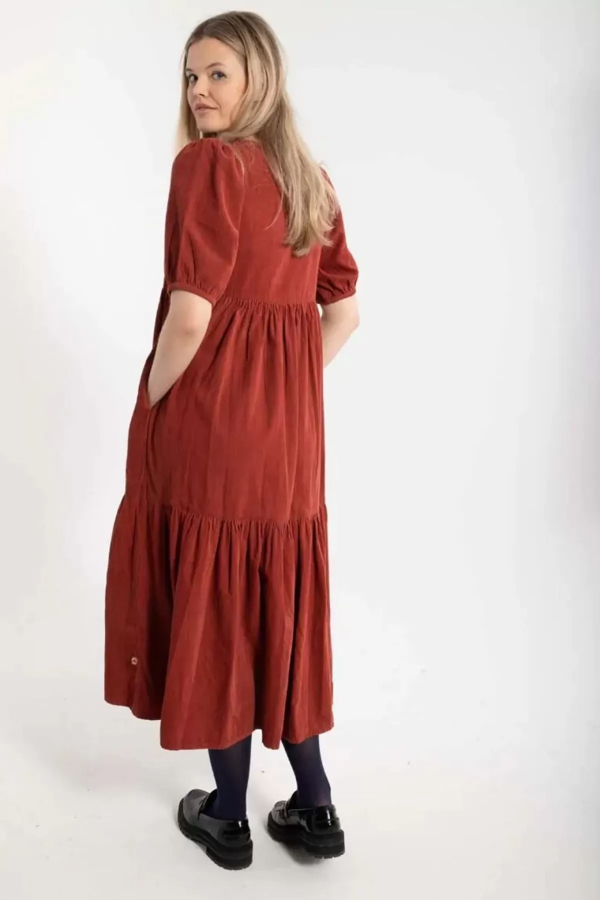 Dame Danefæ Danejuli - Abito in Tweed Elegante Rosa Antico con Scollo a V e Linea Femminile