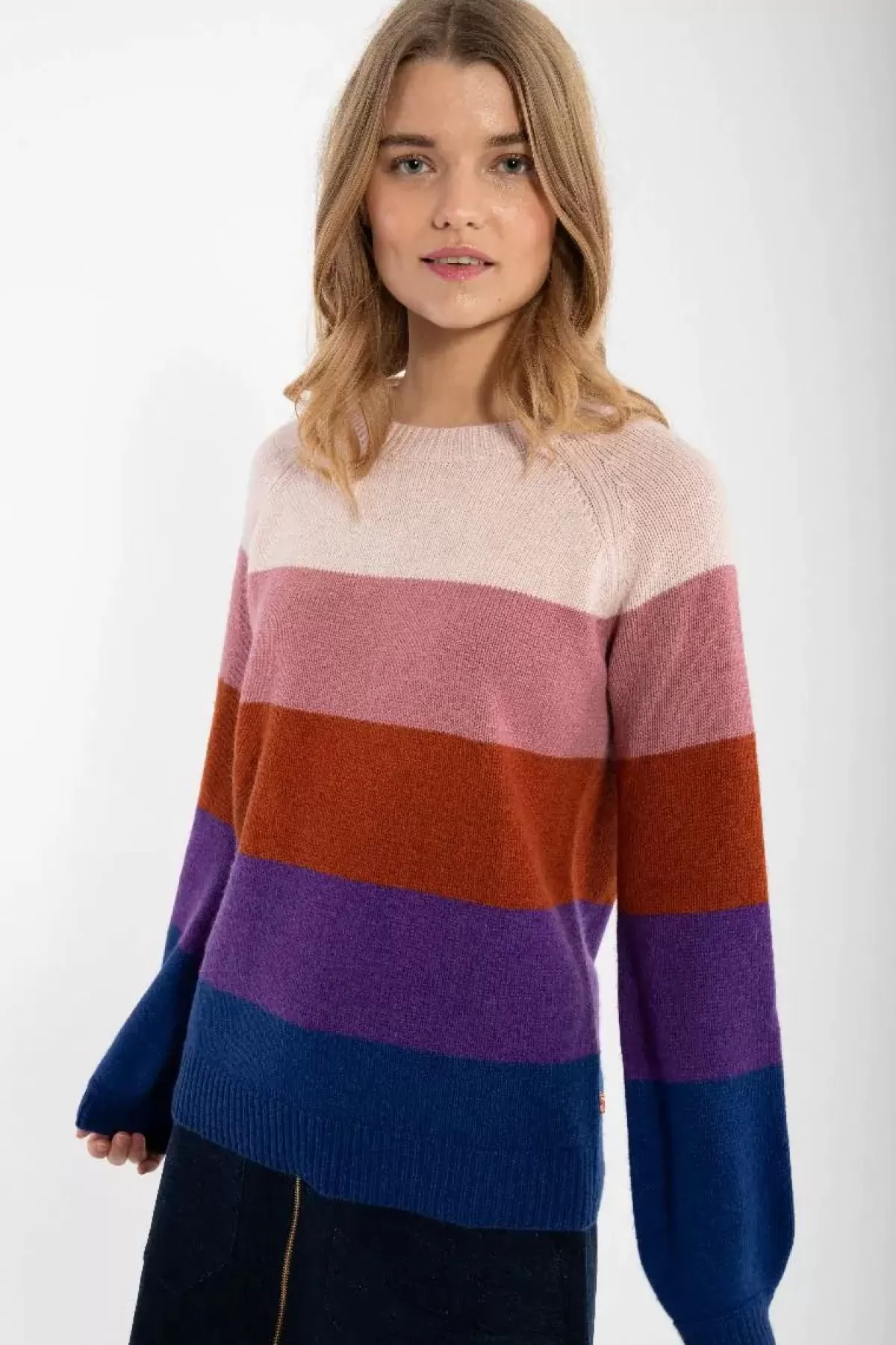 Maglione in Lana Danelisa Dame Danefæ - Beige Rosato con Motivo Floreale in Borgogna, Rosa Antico e Lilla