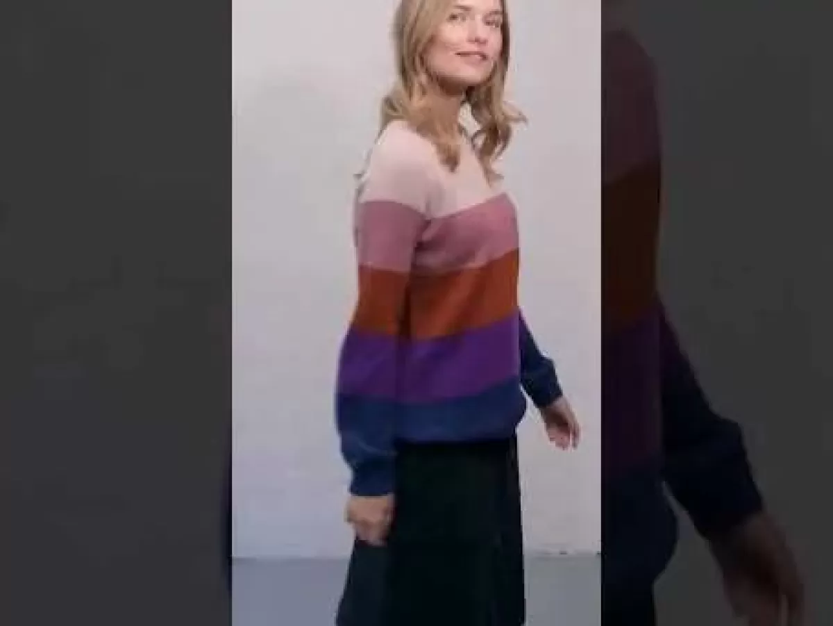 Maglione in Lana Danelisa Dame Danefæ - Beige Rosato con Motivo Floreale in Borgogna, Rosa Antico e Lilla