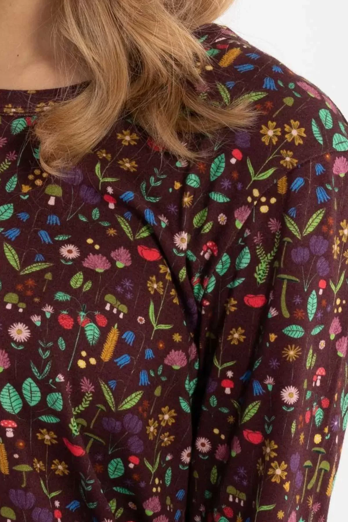 Maglia Rinforzata Danelotte - Borgogna Intenso con Motivo Botanico Artigianale