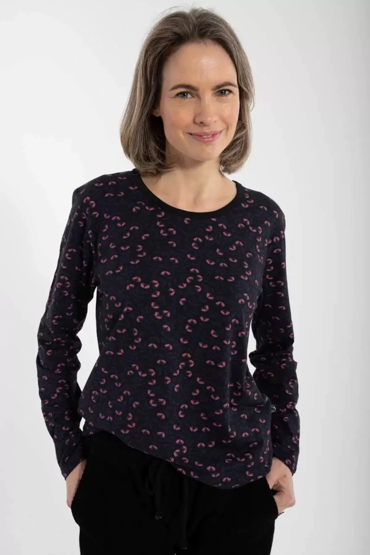 Dame Danefæ Danelotte - Maglietta Donna in Viscosa Slub, Tonalità Nero/Grigio Antracite con Motivi Floreali Viola
