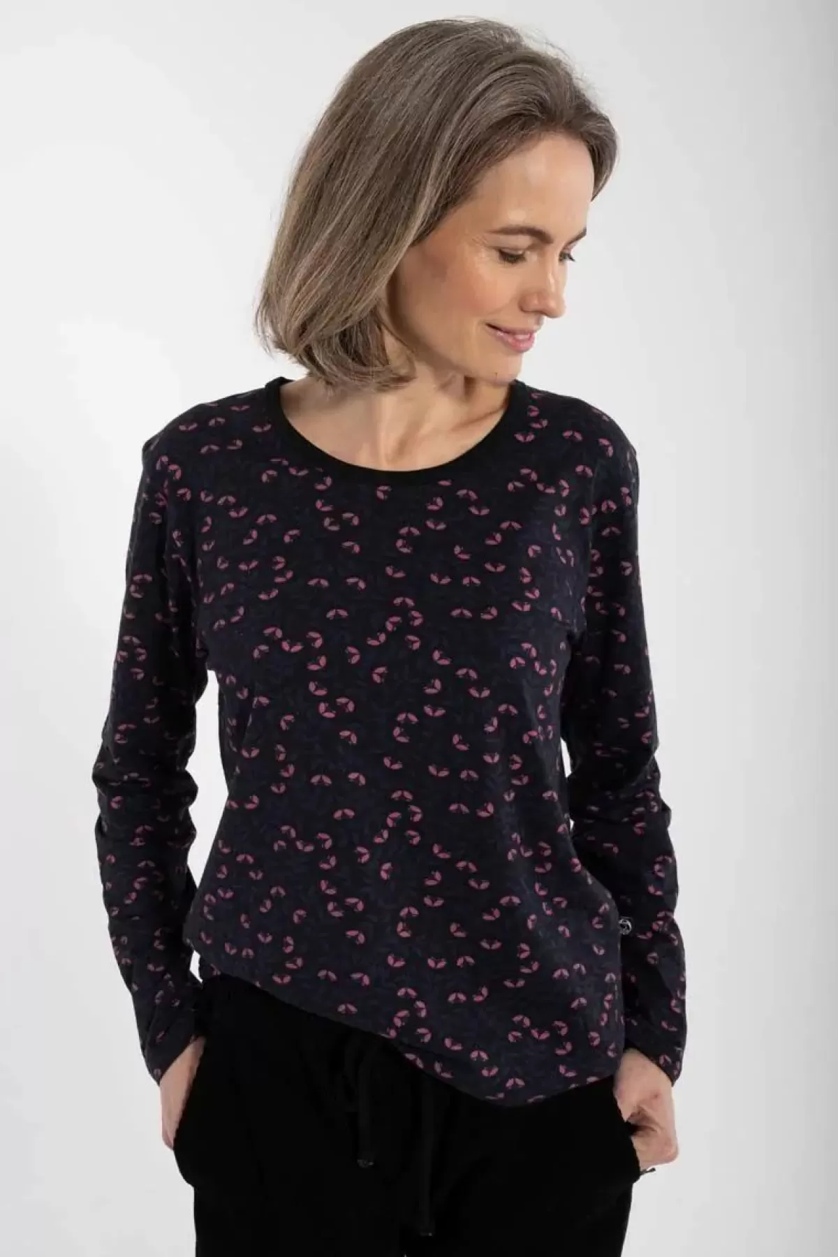 Dame Danefæ Danelotte - Maglietta Donna in Viscosa Slub, Tonalità Nero/Grigio Antracite con Motivi Floreali Viola