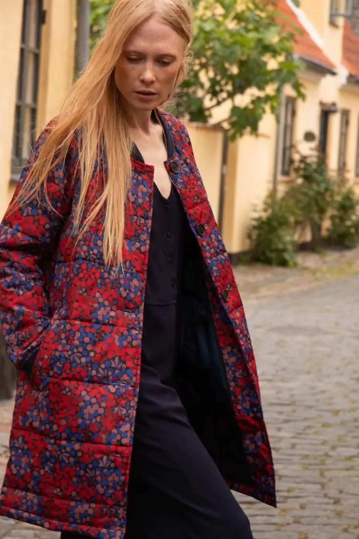 Giacca Termica Danelykke di Dame Danefæ - Blu Berrygood, Confortevole e Stile Moderno per l'Inverno