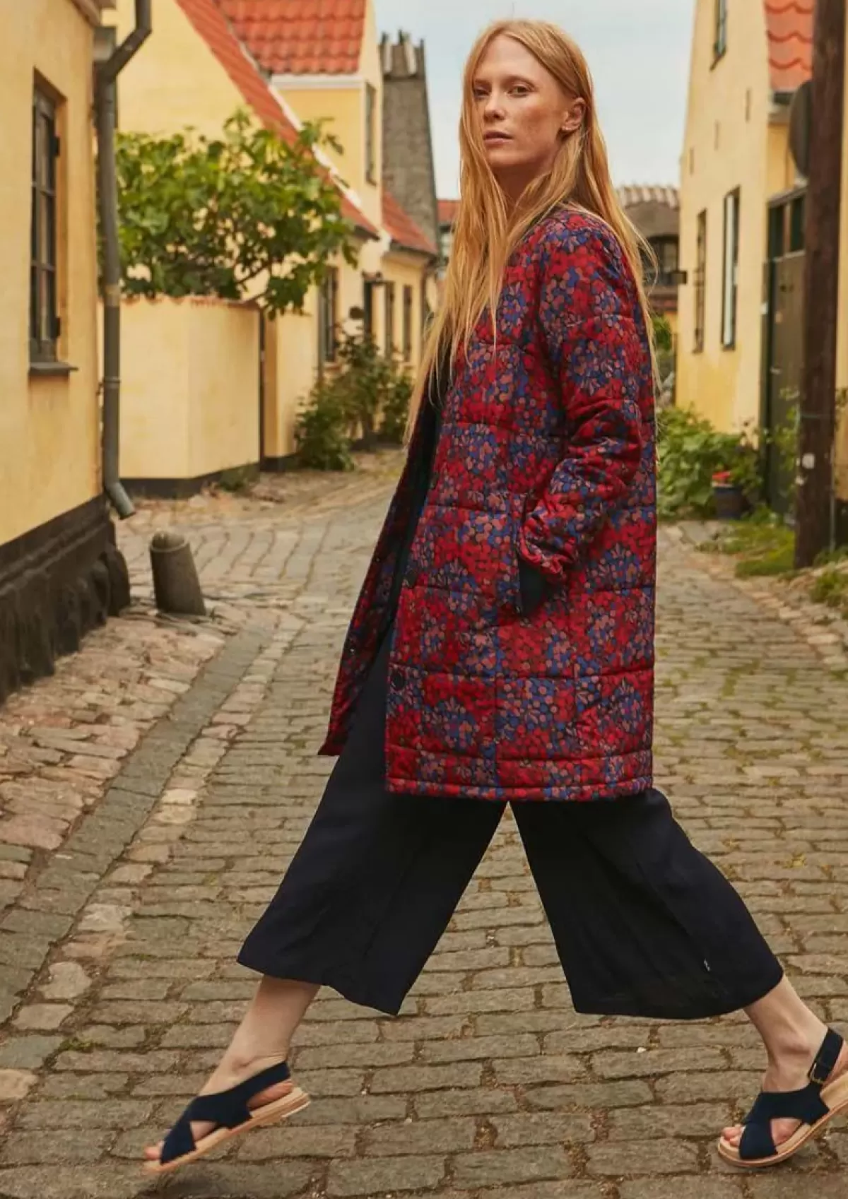 Giacca Termica Danelykke di Dame Danefæ - Blu Berrygood, Confortevole e Stile Moderno per l'Inverno