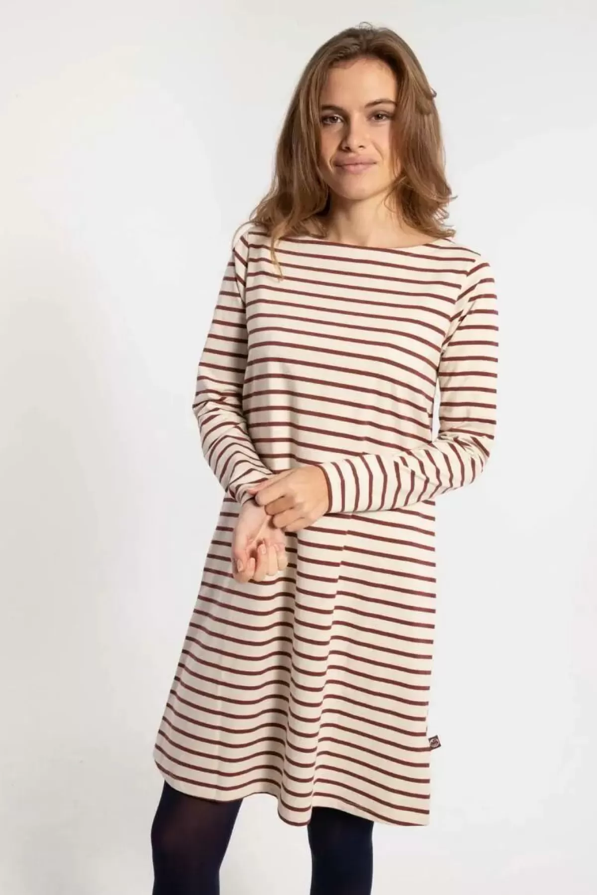 Abito Danenassau Danefæ Dame in Tonalità Gesso e Borgogna - Vestito Elegante con Accenti Vinati