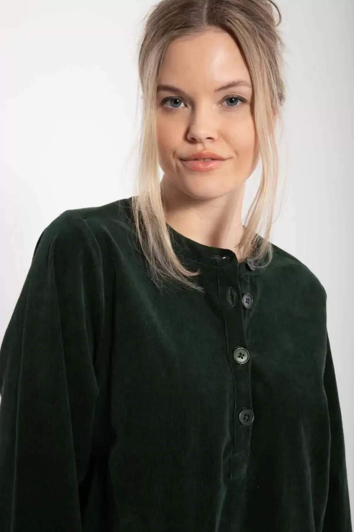Dame Danefæ, Abito Elasticizzato in Velluto a Coste con Trama Dinamica - Tonalità Foresta Scura per Look Autunnali