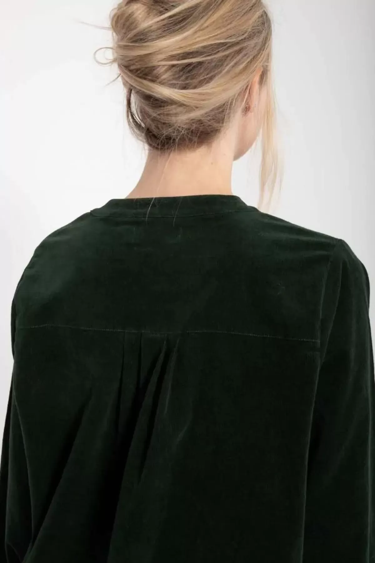 Dame Danefæ, Abito Elasticizzato in Velluto a Coste con Trama Dinamica - Tonalità Foresta Scura per Look Autunnali