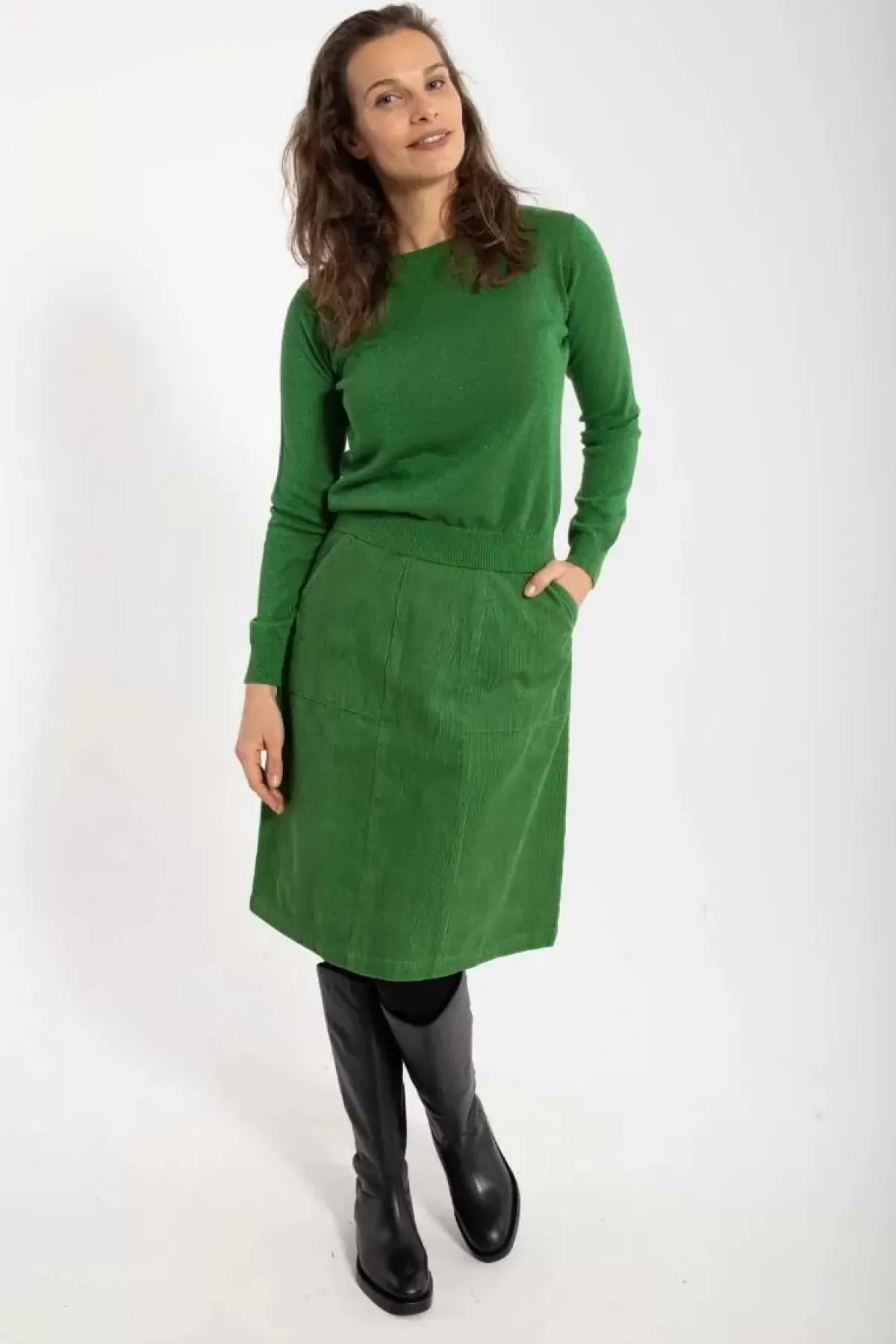 Maglione Autunnale Dame Danefæ con Scintillii Verde Giungla - Intreccio Brillante di Luce e Fogliame