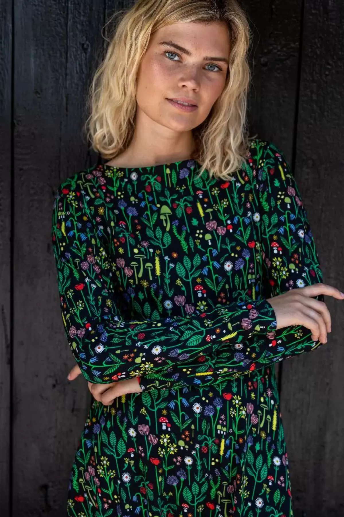 Danesi Grid - Vestito in Cotone Nero con Motivi Botanici, Linea Dame Danefæ