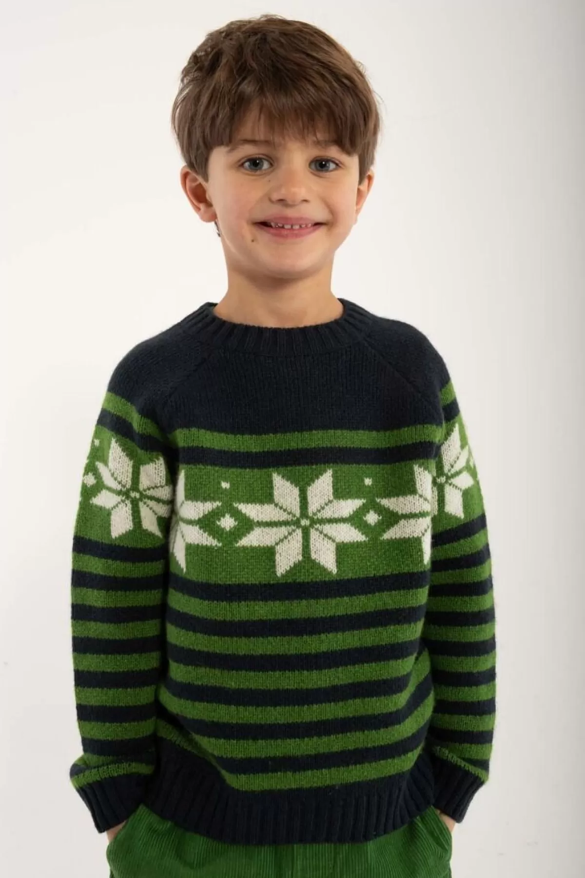 Nordic Daneslalom Maglione Unisex - Blu Navy Scuro con Dettagli in Foglia Autunnale e Gessetto | Stile Nordico Contemporaneo
