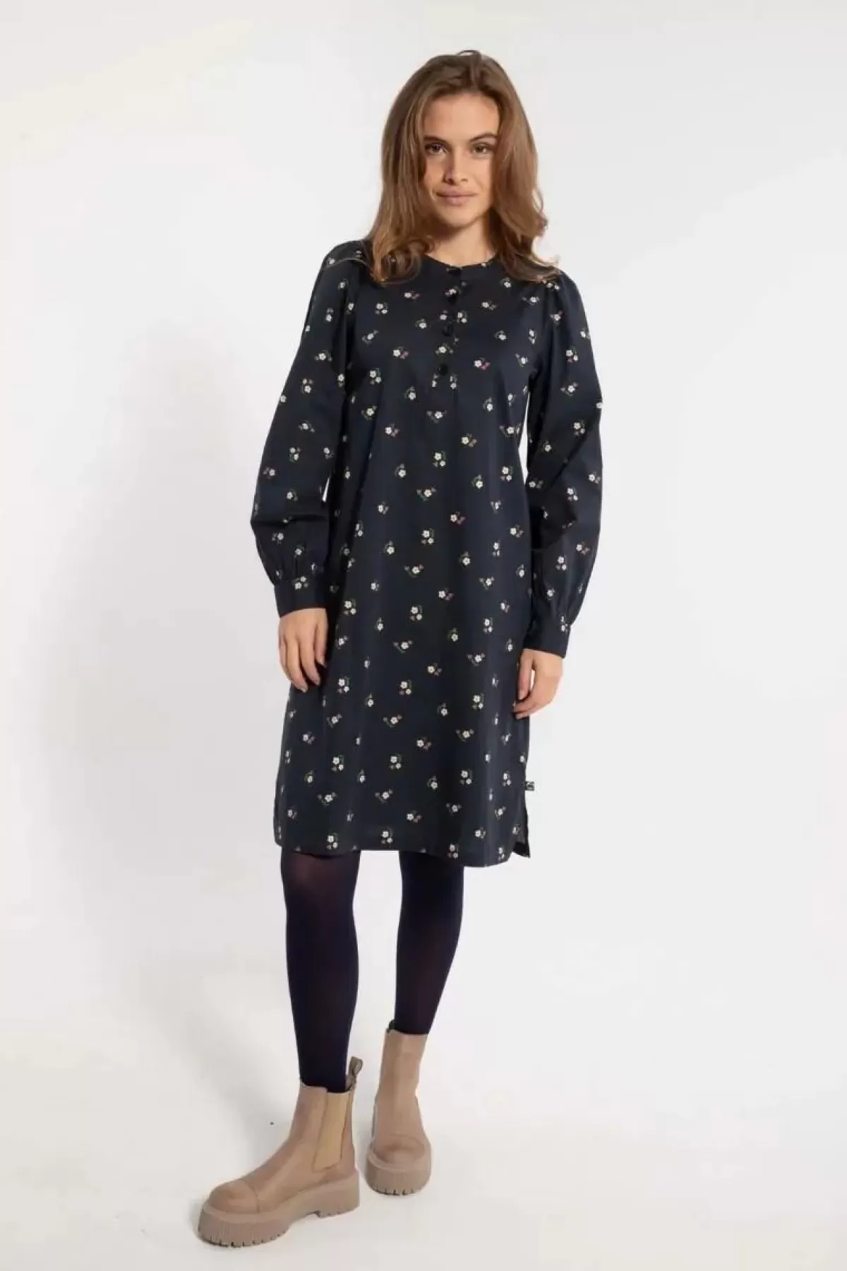 Danesocial by Dame Danefæ - Abito Elegante in Popeline Nero con Ricamo Floreale Mini, Stile Chic per Tutto il Giorno