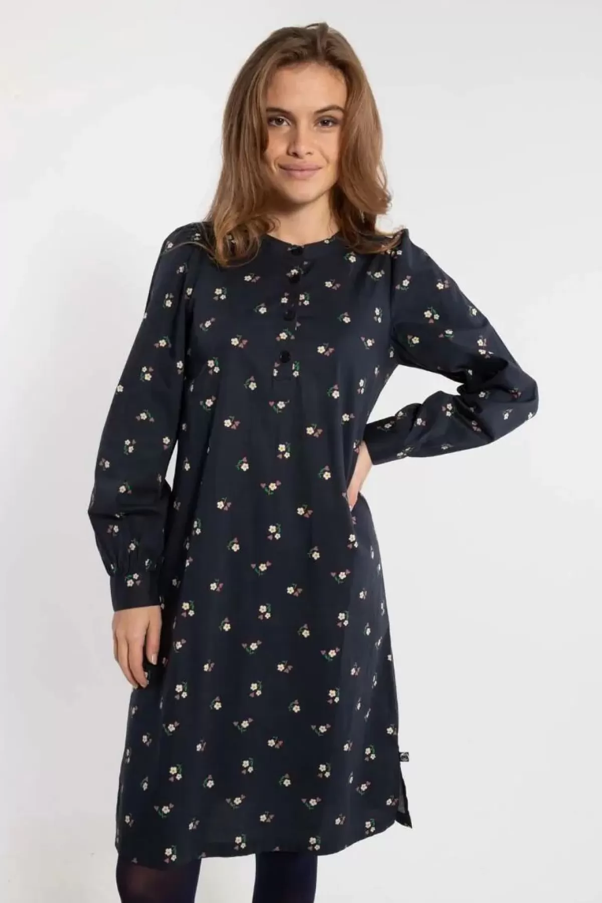 Danesocial by Dame Danefæ - Abito Elegante in Popeline Nero con Ricamo Floreale Mini, Stile Chic per Tutto il Giorno