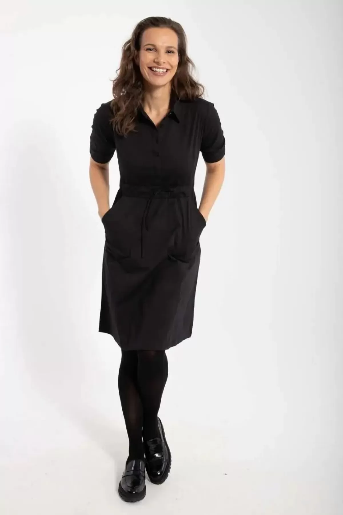 Abito Donna Elegante in Popeline di Cotone - Nero Assoluto | Dame Danefæ Dané-Susanne Abito Casual con Scollo a V