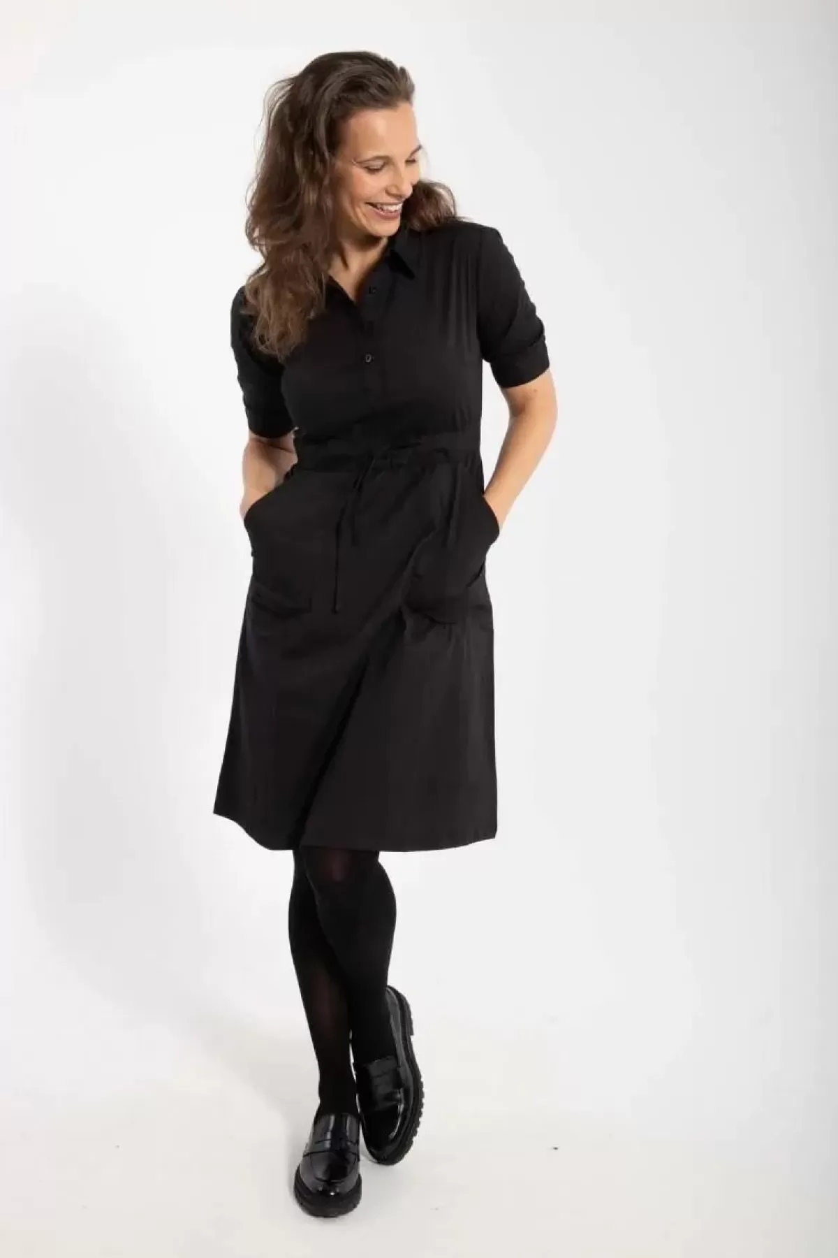 Abito Donna Elegante in Popeline di Cotone - Nero Assoluto | Dame Danefæ Dané-Susanne Abito Casual con Scollo a V