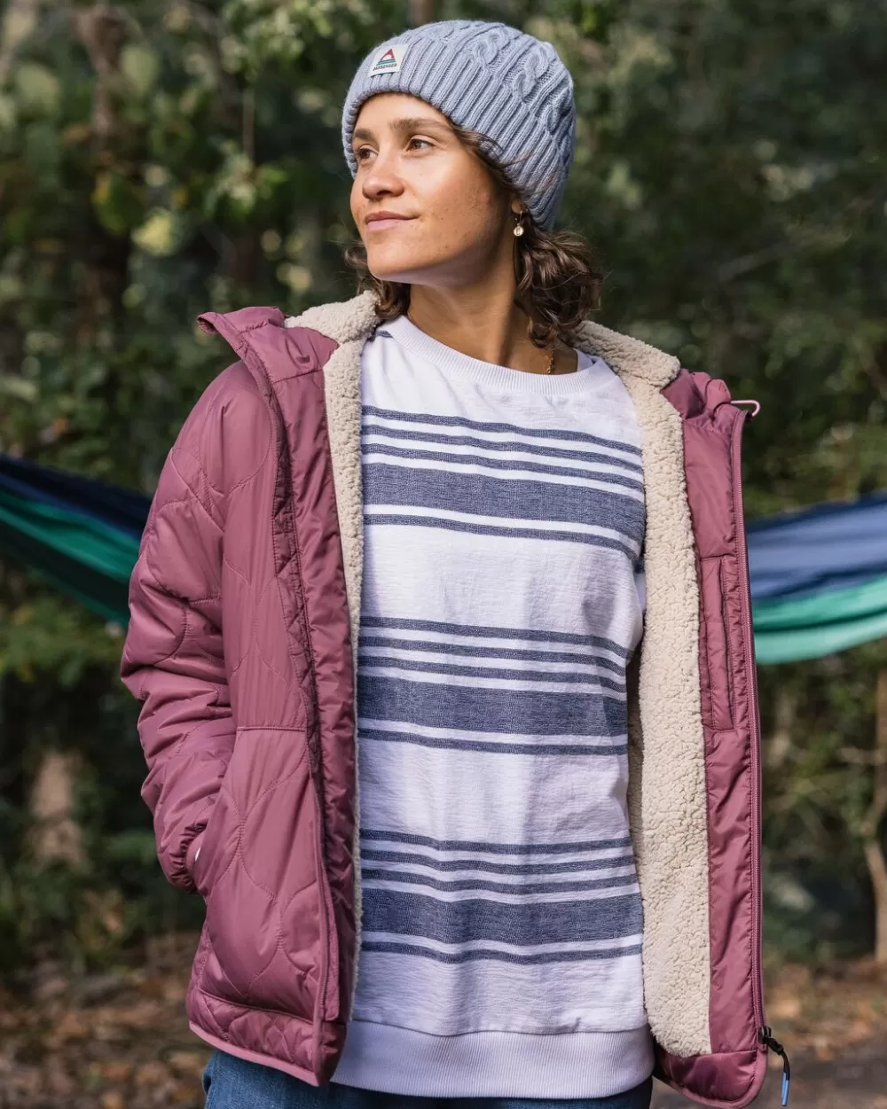 Giacca Termica Donna con Rivestimento Sherpa Riciclato, Tonalità Naturali - Ideale per Avventure Eco-Consapevoli