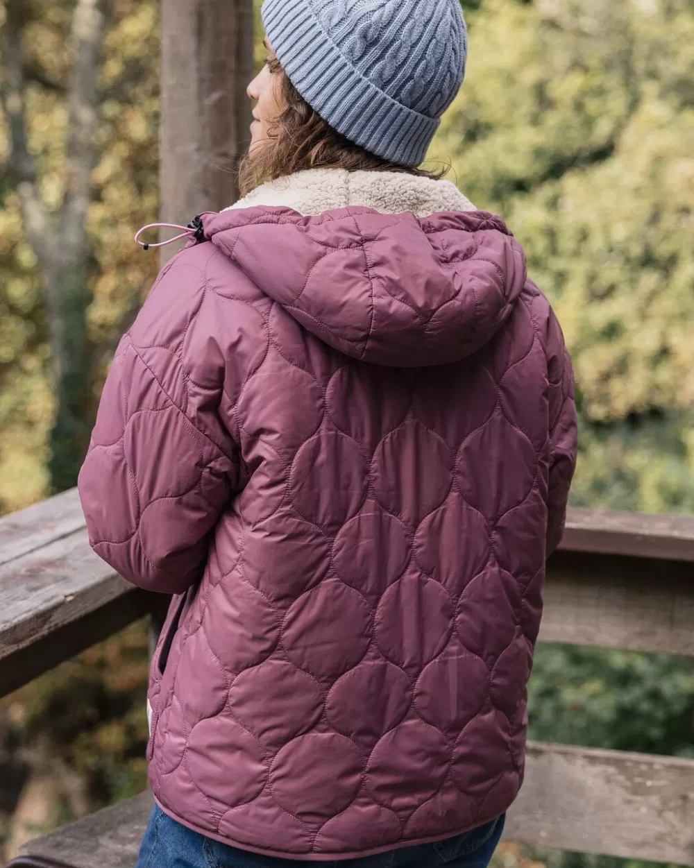 Giacca Termica Donna con Rivestimento Sherpa Riciclato, Tonalità Naturali - Ideale per Avventure Eco-Consapevoli