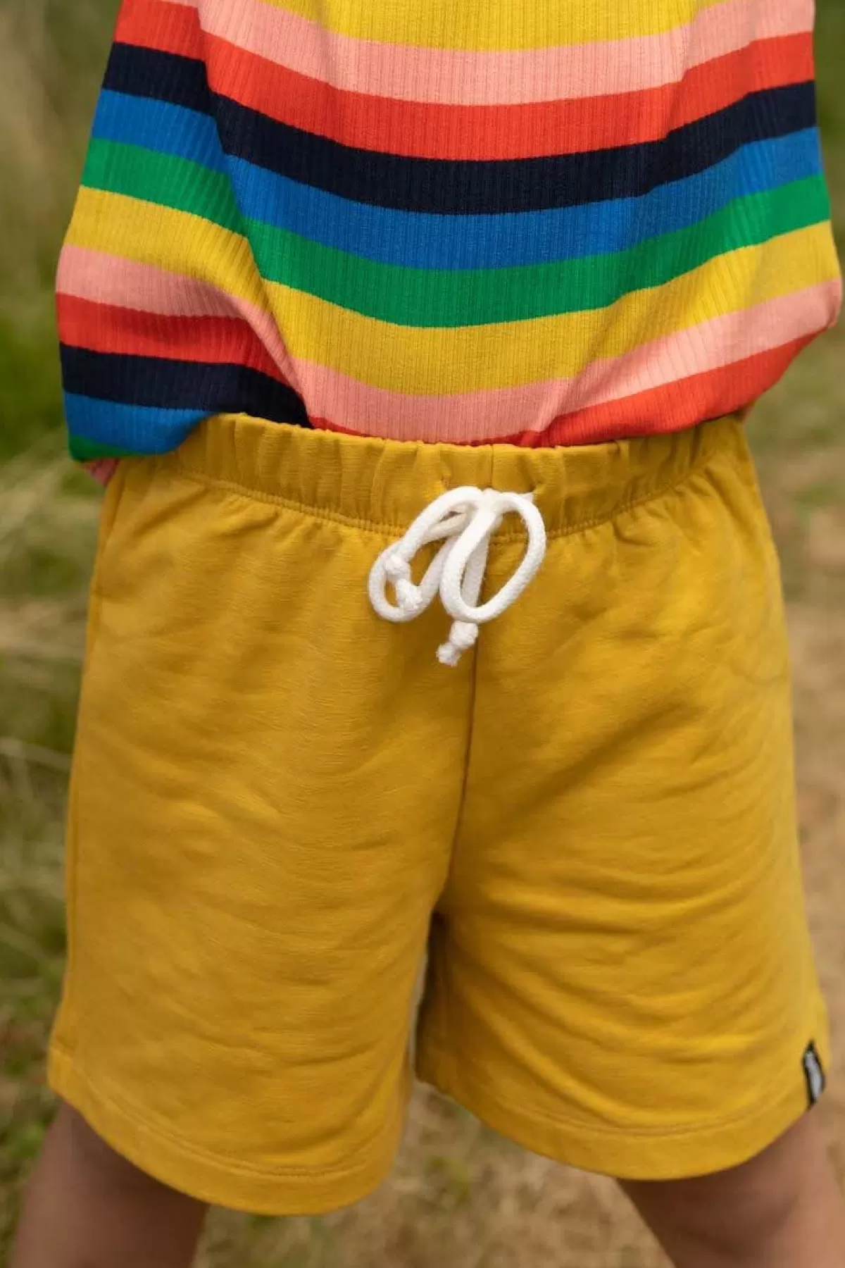 Offerta Lampo Danefæ Ess: Shorts Estivi Giallo Crema - Edizione Festiva Limitata!
