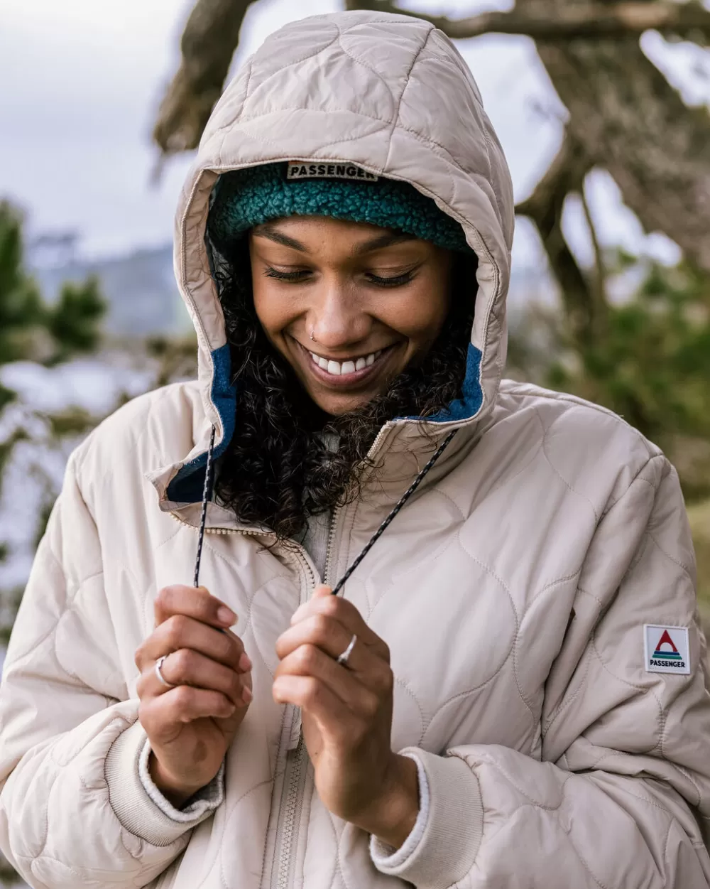 Parka Invernale Donna Flora 2.0 - Giacca Lunga Ecologica con Isolamento Termico e Design Avvolgente
