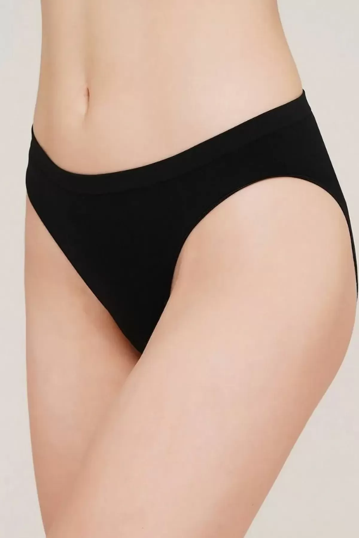 Mutandine Sensuali a Gambo Alto Giulia - Nero Assoluto con Design Avvolgente di Dame Danefæ