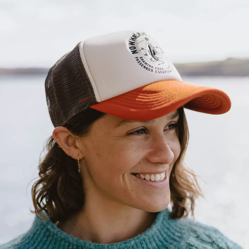 Cappello Trucker Regolabile con Bottone Posteriore - Avventura Terra e Mare per Donna, Stile Urbano Casual