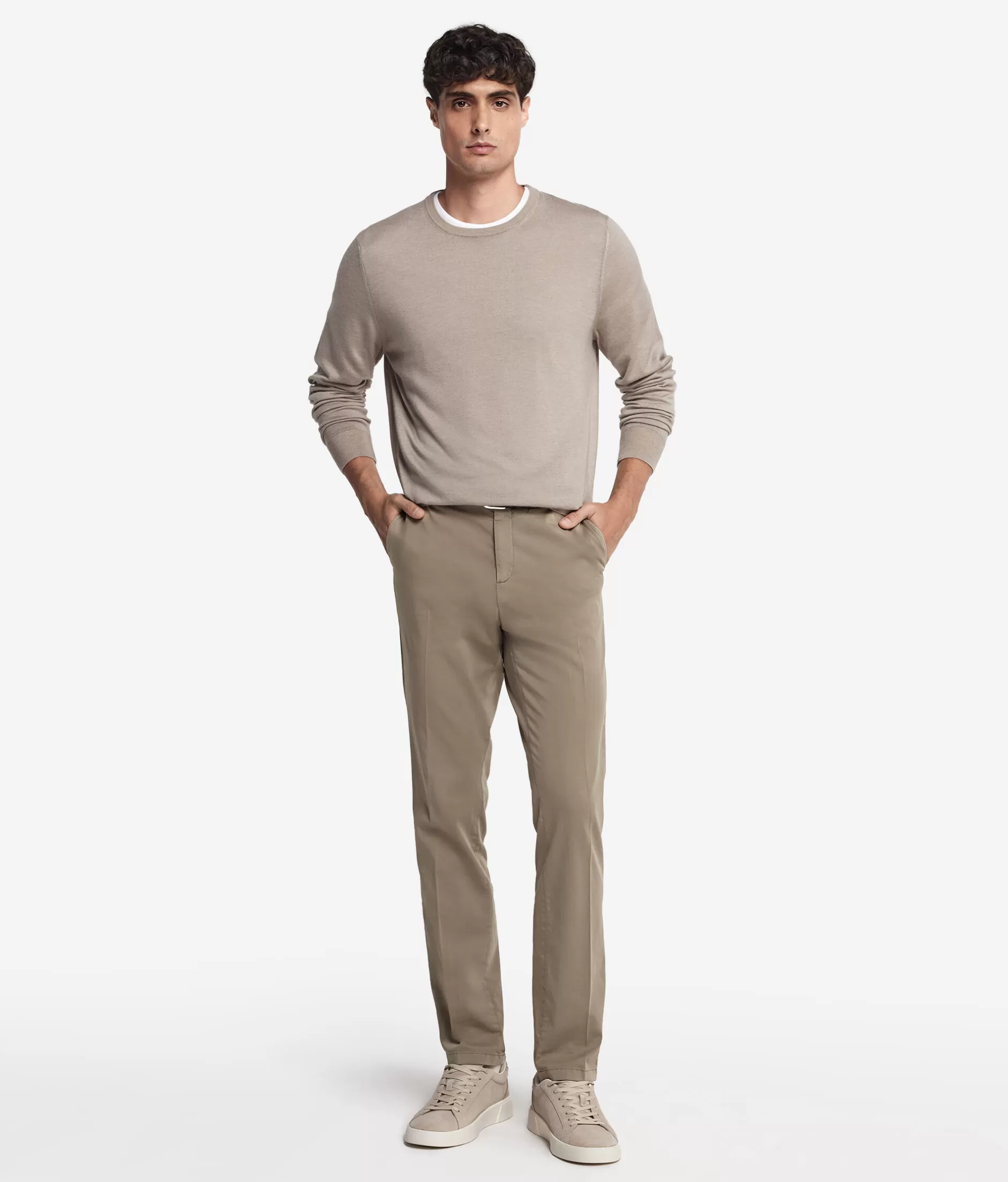 Pantalone Chino Leggero Falconeri Autunno 2023 - Mod. 8181 Naturale in Tonalità Terra, Comodi per Ufficio e Tempo Libero con Taglio Slim e Tessuto Traspirante, Ideali per Look Casual Elegante.