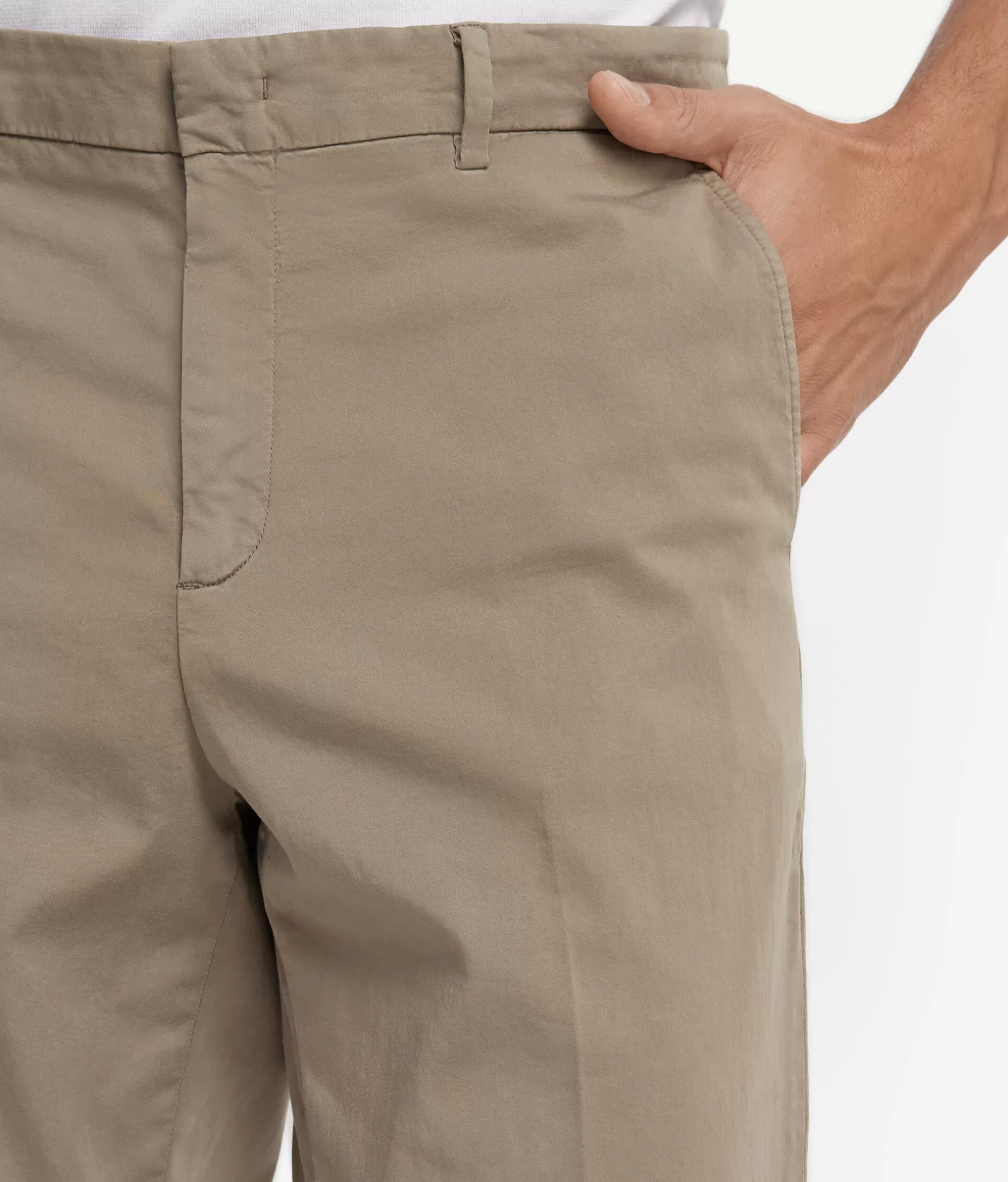 Pantalone Chino Leggero Falconeri Autunno 2023 - Mod. 8181 Naturale in Tonalità Terra, Comodi per Ufficio e Tempo Libero con Taglio Slim e Tessuto Traspirante, Ideali per Look Casual Elegante.