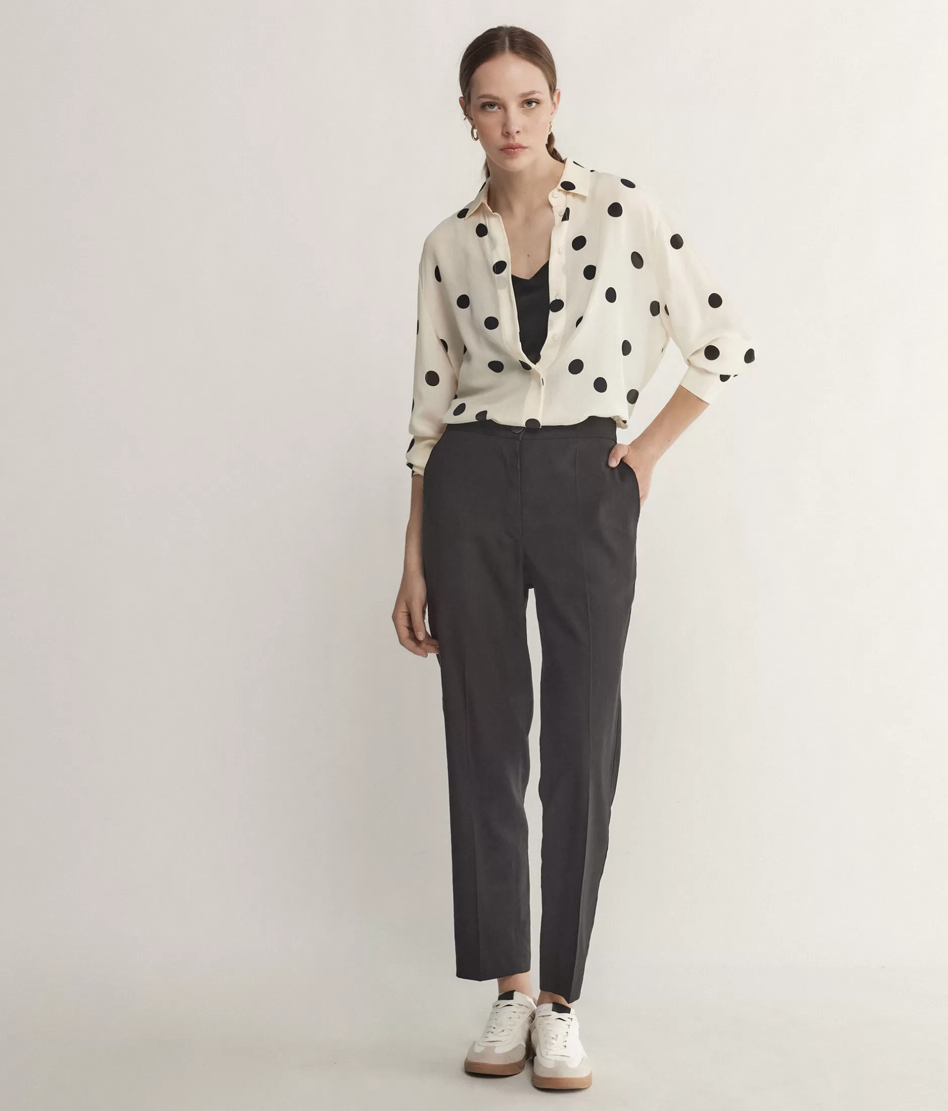 Falconeri Pantalone Estivo in Lino e Viscosa - Mod.9107 Nero, Comfort e Stile per Look Casual Chic