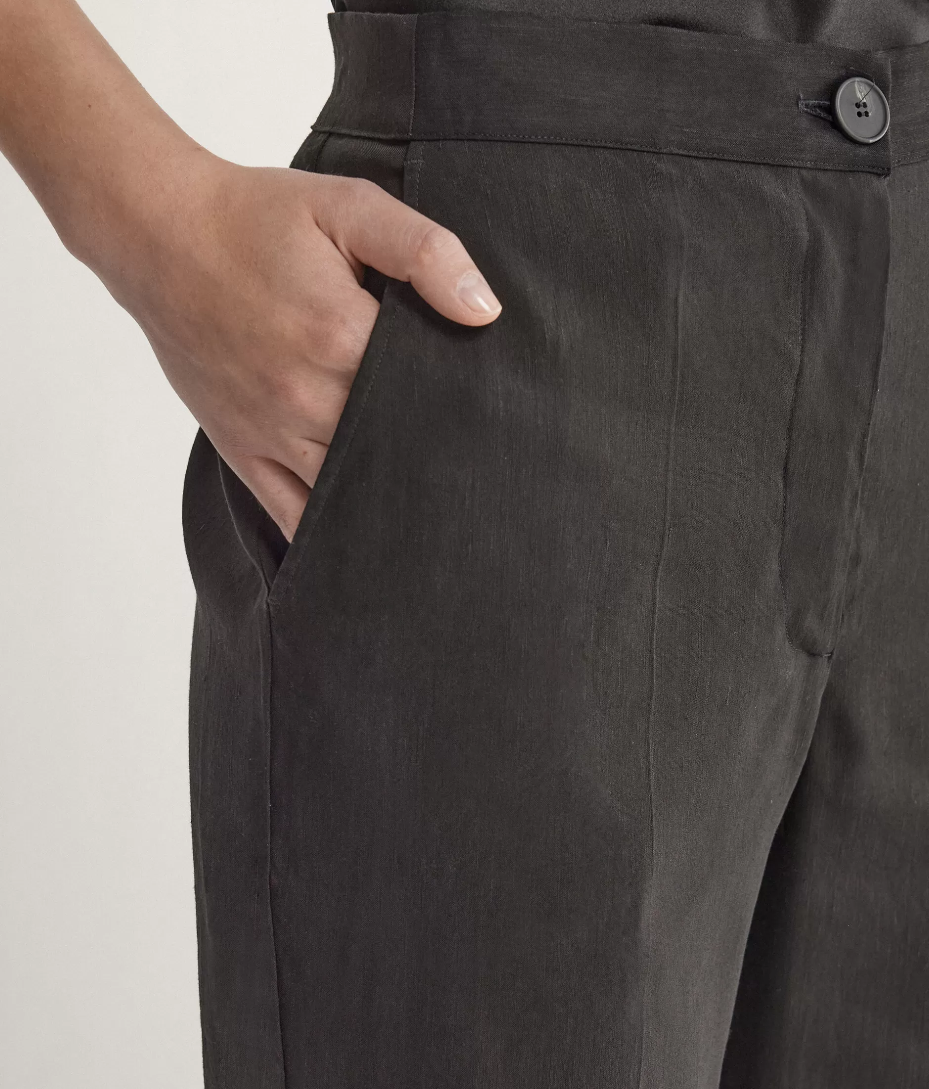 Falconeri Pantalone Estivo in Lino e Viscosa - Mod.9107 Nero, Comfort e Stile per Look Casual Chic