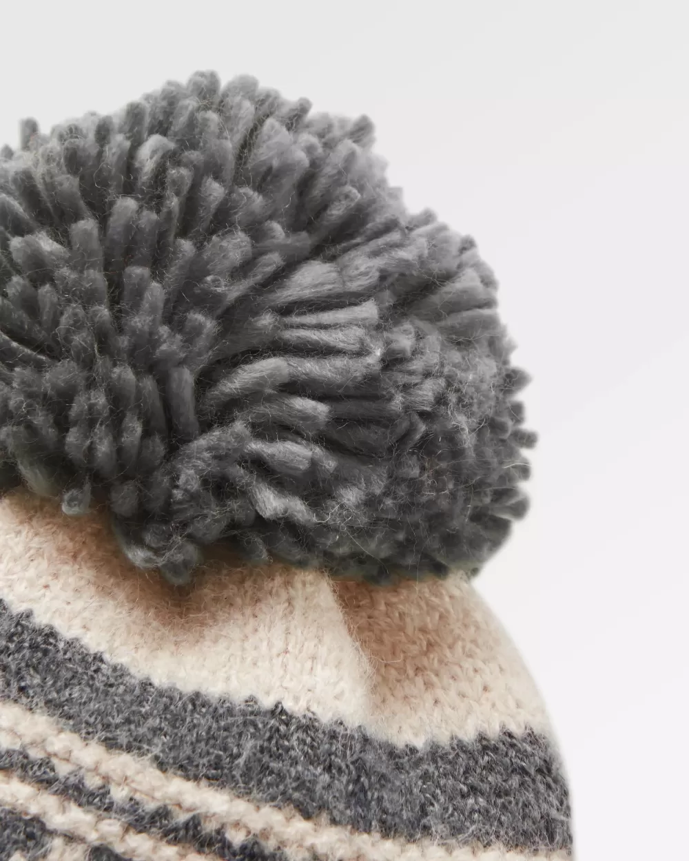 Berretto Invernale con Pon Pon per Lei - Floris van Bommel, Stile Montano e Materiali Riciclati