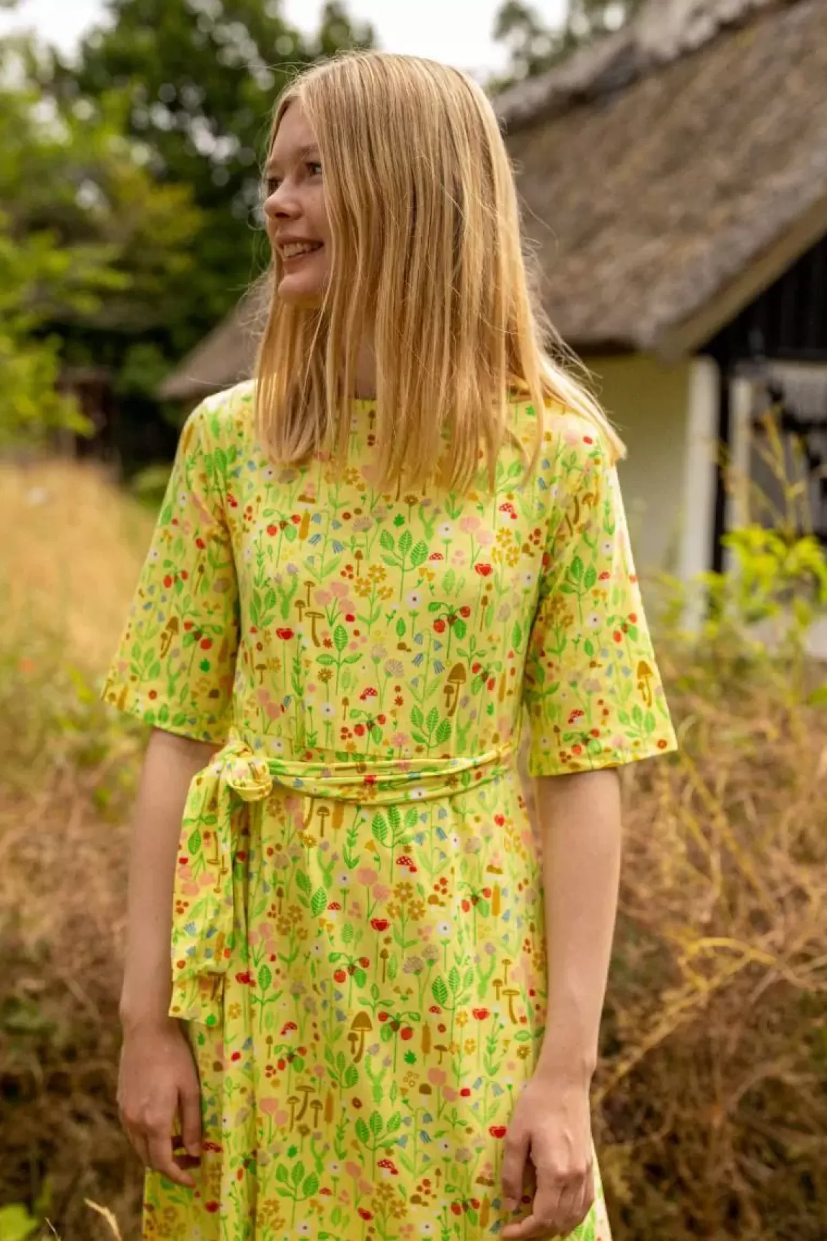 Vestito in Tessuto Jersey Ruvido Daneflora - Modello Floreale in Giallo Crema by Dame Danefæ Biologico
