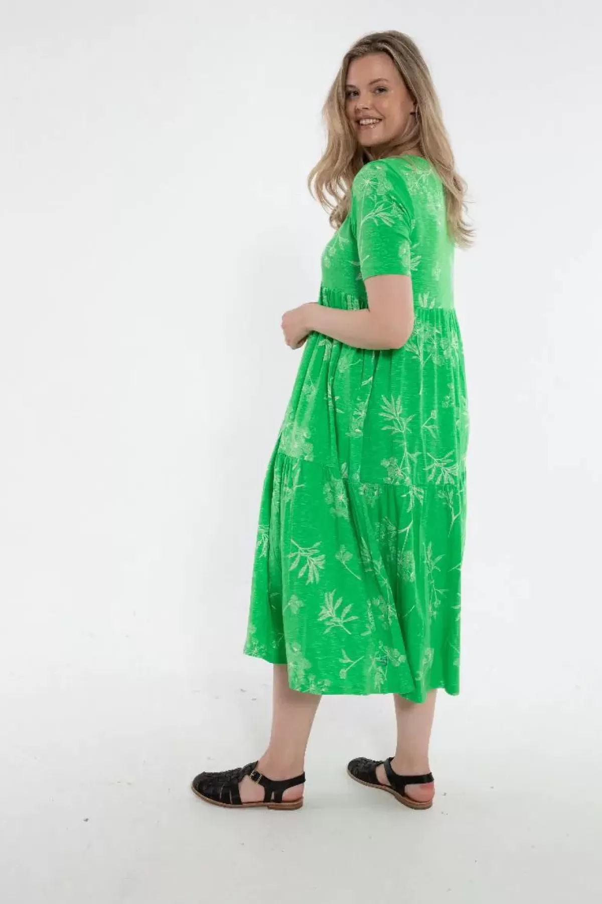 Abito casual in jersey slub biologico - Vestito primaverile verde bosco con finiture ispirate allo stile danese e dettagli bohemien